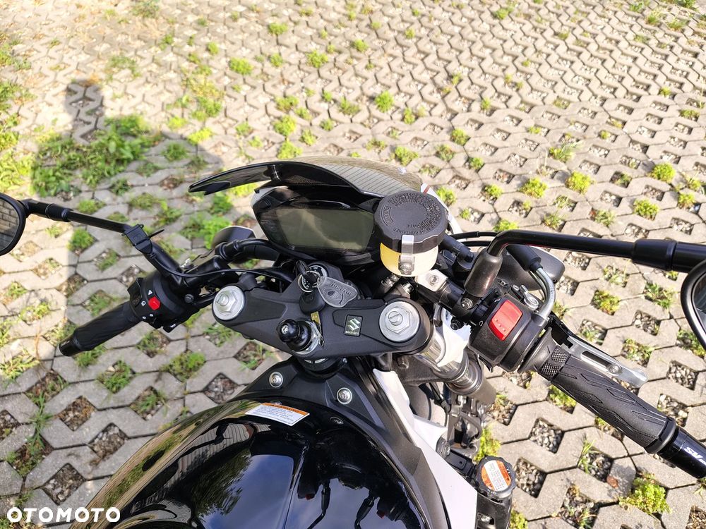 Suzuki SV - 16