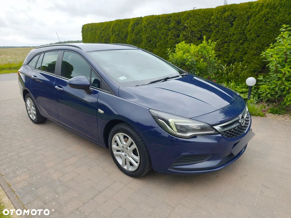 Opel Astra IV 1.6 CDTI Essentia - 2