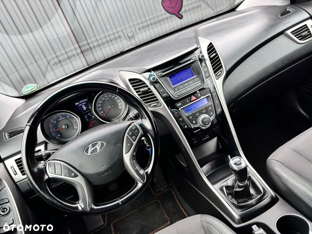 Hyundai i30 1.6 CRDi Fifa World Cup Edition - 14