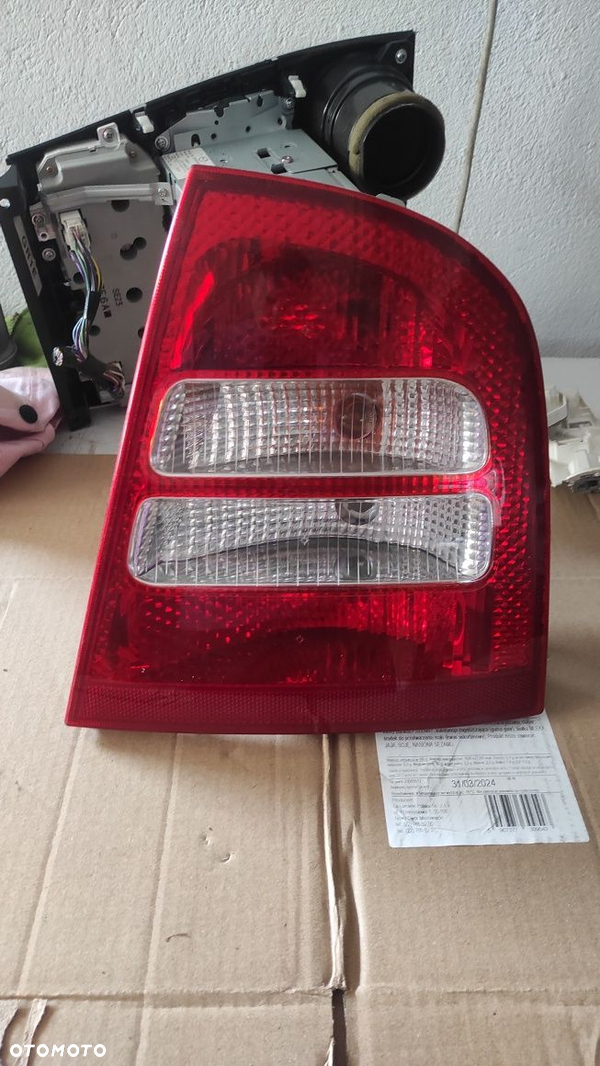 Lampa tylna Skoda Octavia Lift prawa