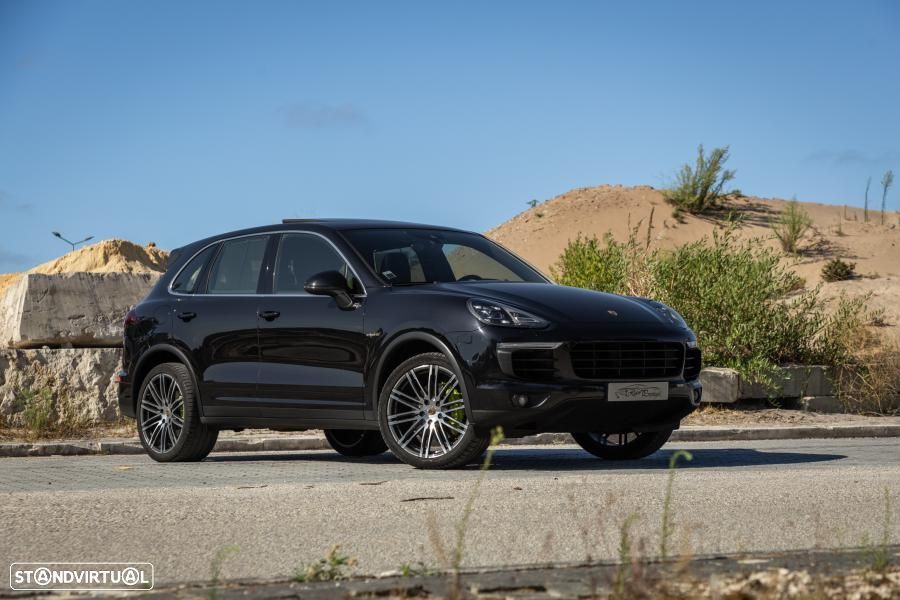 Porsche Cayenne S E-Hybrid - 2