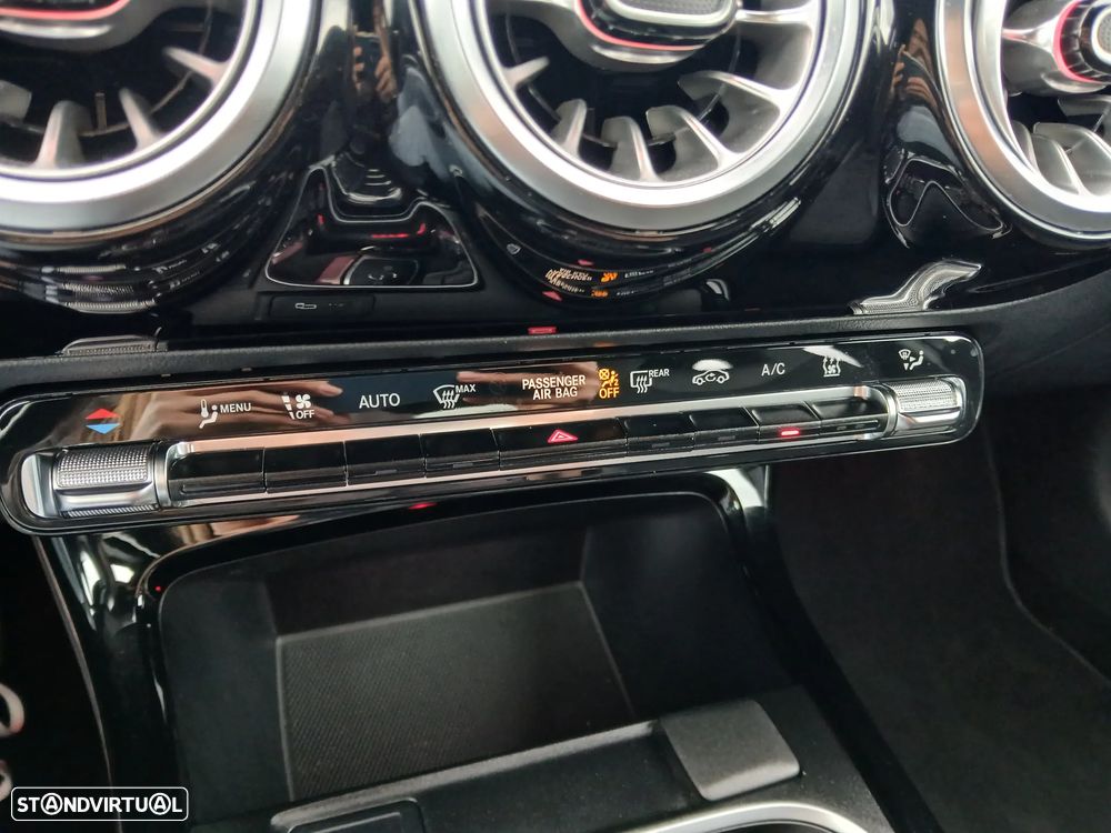Mercedes-Benz A 250 e 8G-DCT AMG Line - 24