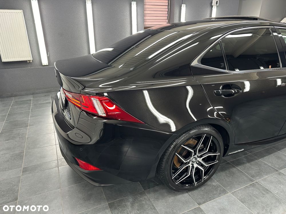 Lexus IS ver-300h-style-edition - 7