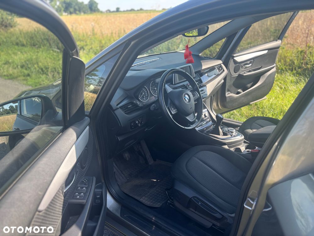 BMW Seria 2 216d - 7
