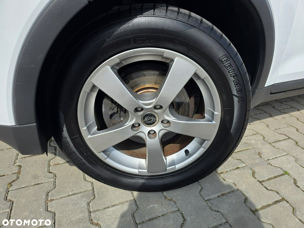 Ford Kuga 2.0 TDCi 2x4 Titanium - 4