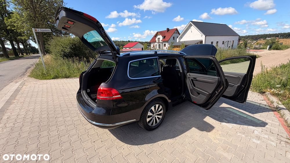 Volkswagen Passat Variant 2.0 TDI DPF Sportline - 5