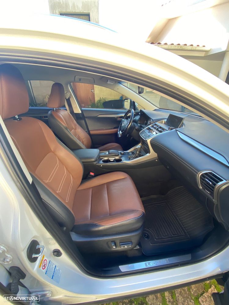 Lexus NX 300h Luxury 4WD - 18