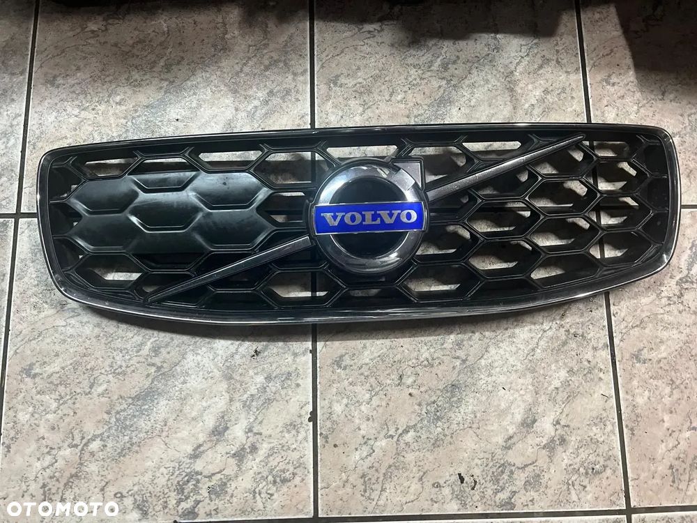 Grill Atrapa Volvo XC70 2013-2017r 31383754