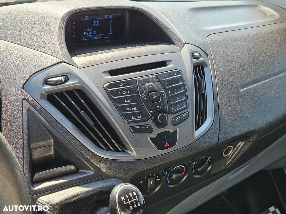 Ford Tourneo Custom - 11