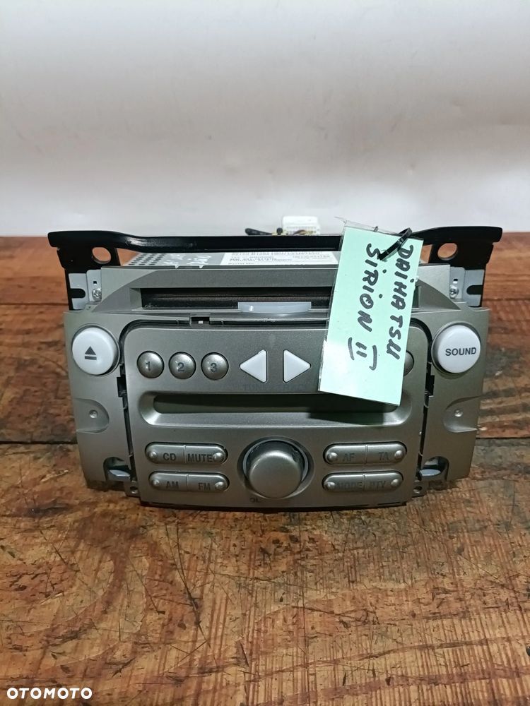 DAIHATU SIRION II 04-10 r. radioodtwarzacz RADIO radioodbiornik + - 3