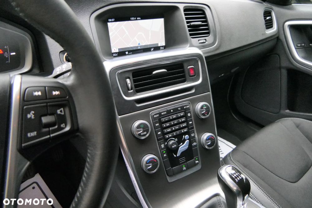 Volvo V60 D2 Drive-E Momentum - 26