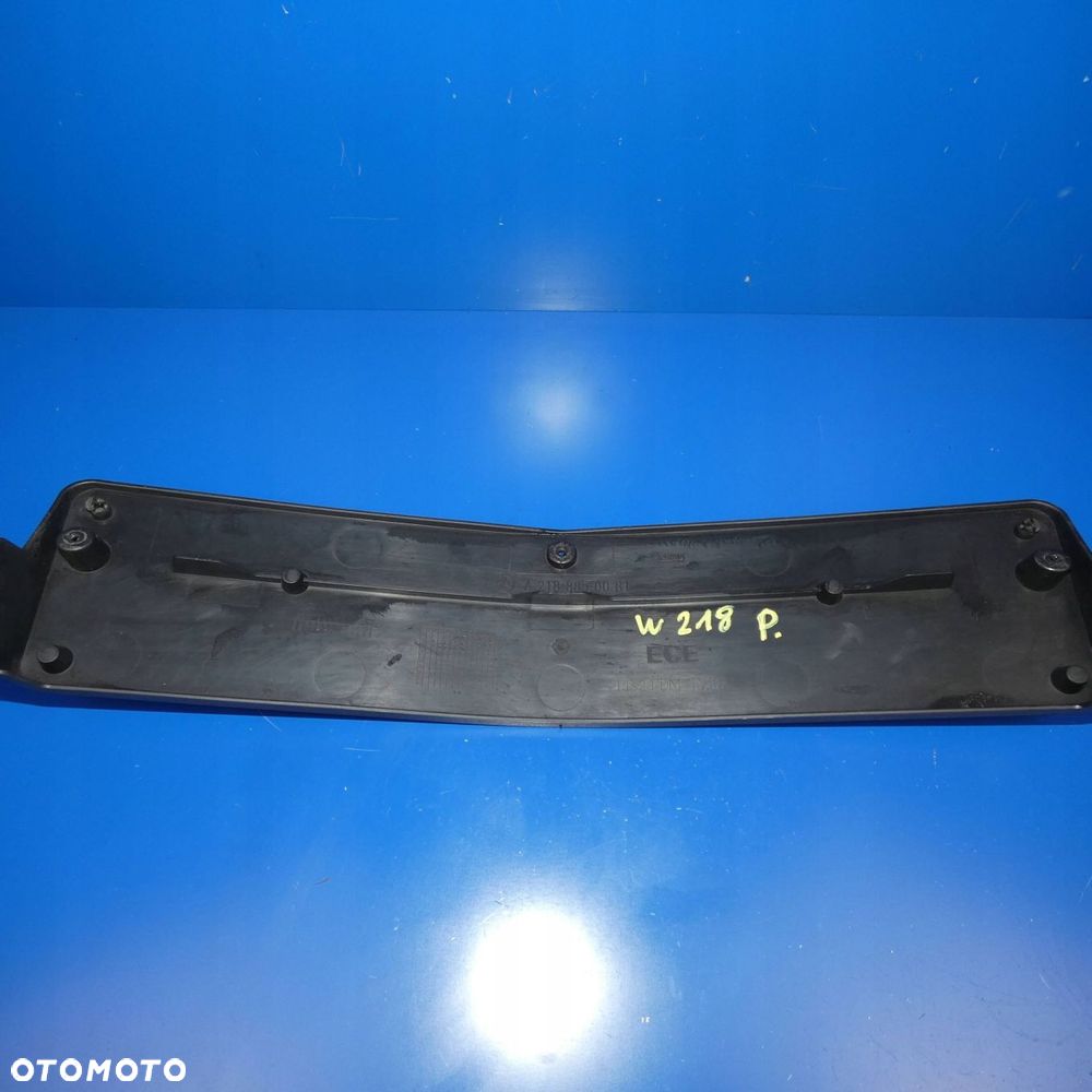 MERCEDES CLS W218 PODKŁADKA RAMKA MOCOWANIE TABLICY REJESTRACYJNEJ PRZÓD - 2