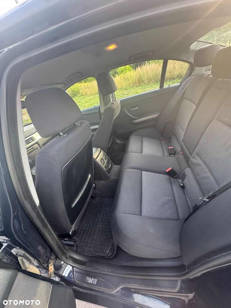 BMW Seria 3 318d - 9