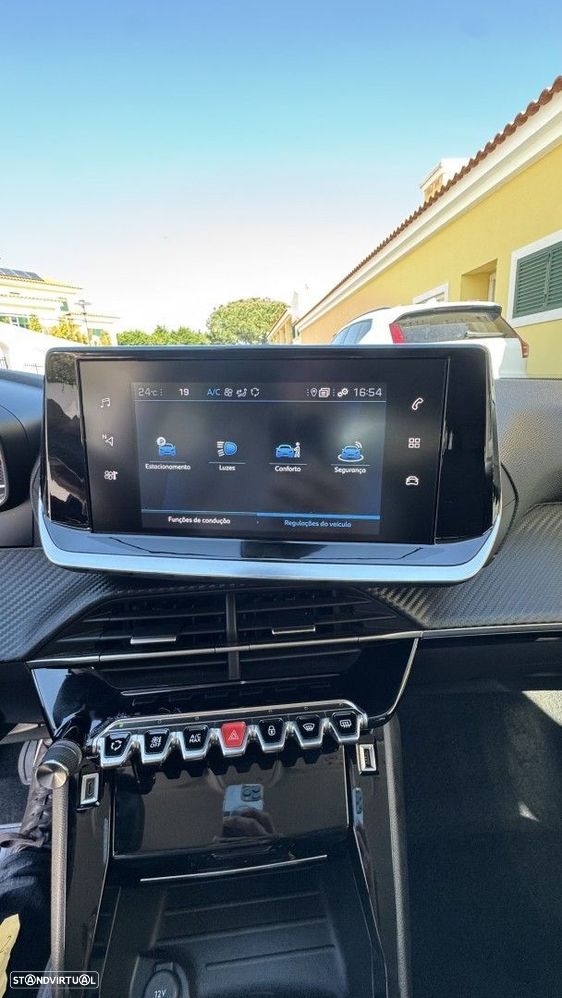 Peugeot 2008 1.2 PureTech Allure Pack EAT8 - 27