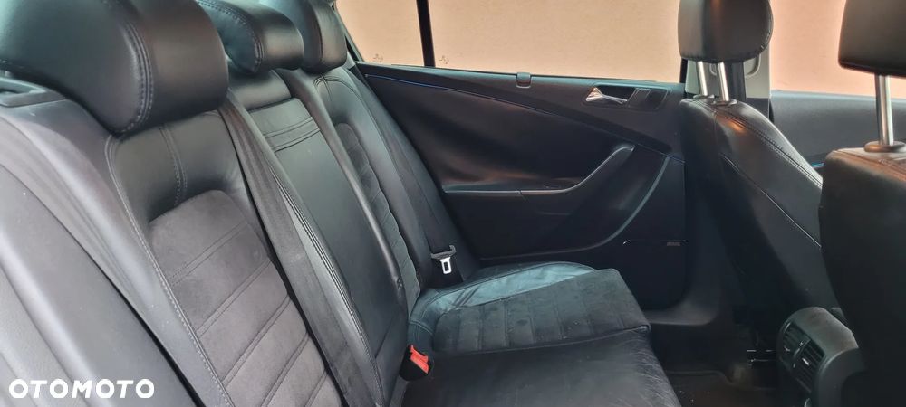 Volkswagen Passat 2.0 TDI DPF BlueMotion Technology Highline - 4