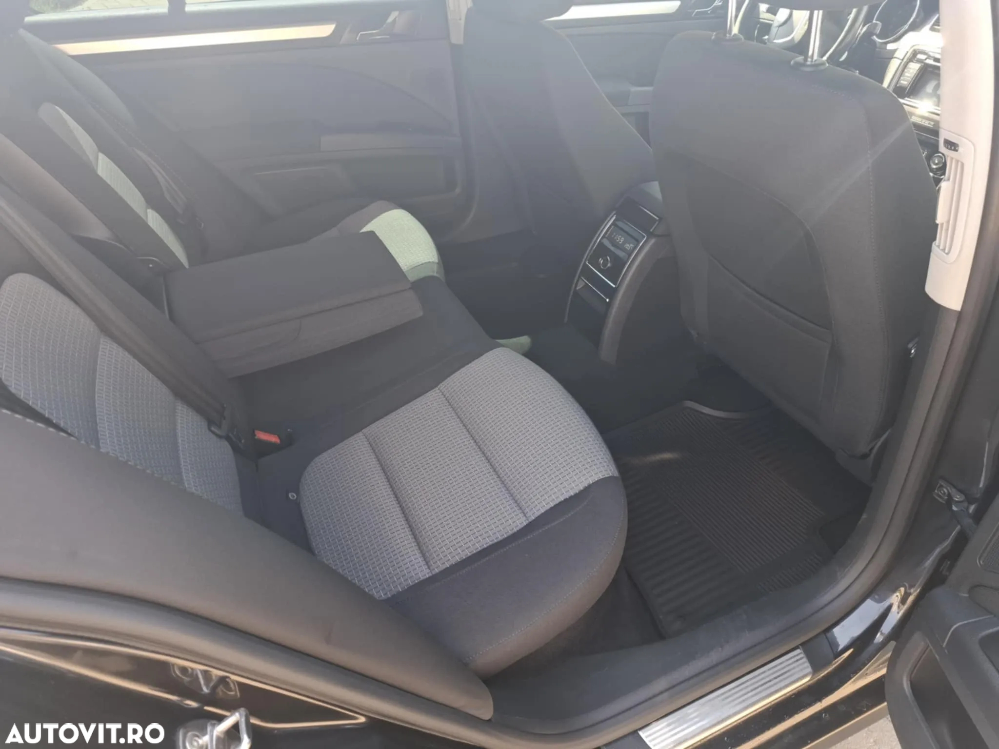 Skoda Superb 2.0 TDI Elegance - 12