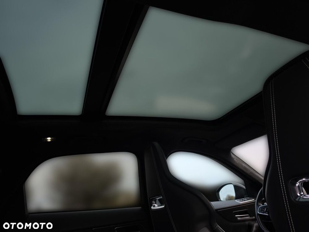 Jaguar F-Pace 5.0 V8 S/C AWD SVR - 32