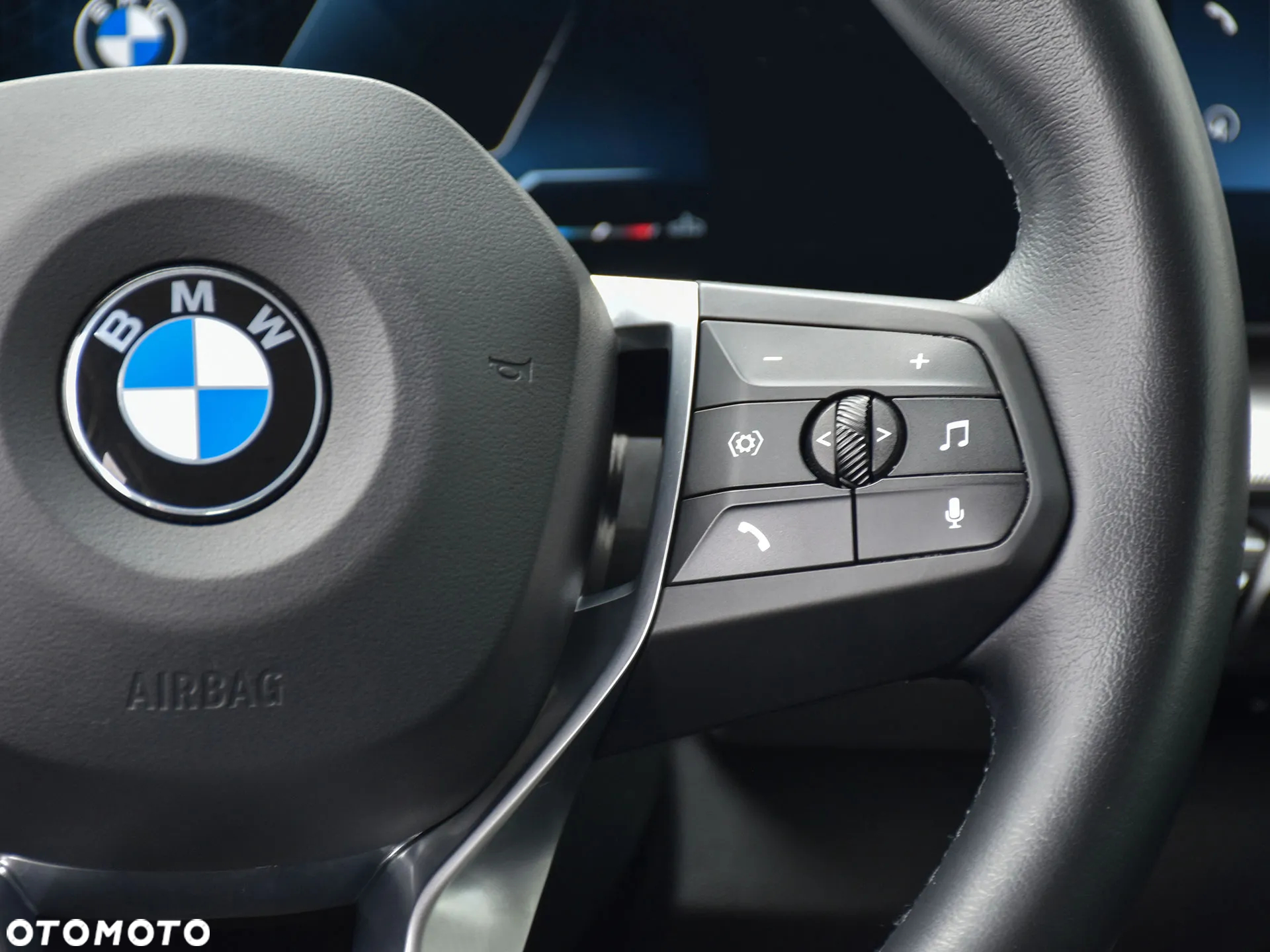 BMW X1 sDrive18i - 33