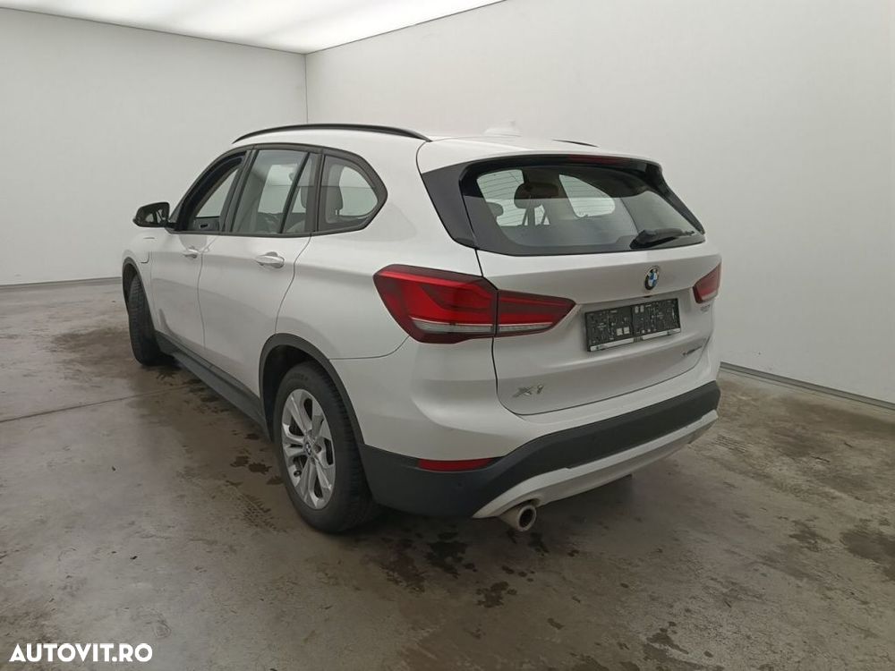 BMW X1 xDrive25e AT PHEV - 3