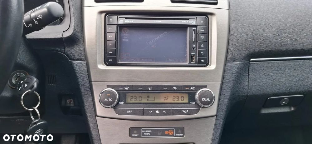 Toyota Avensis 1.8 Sol NAVI - 11
