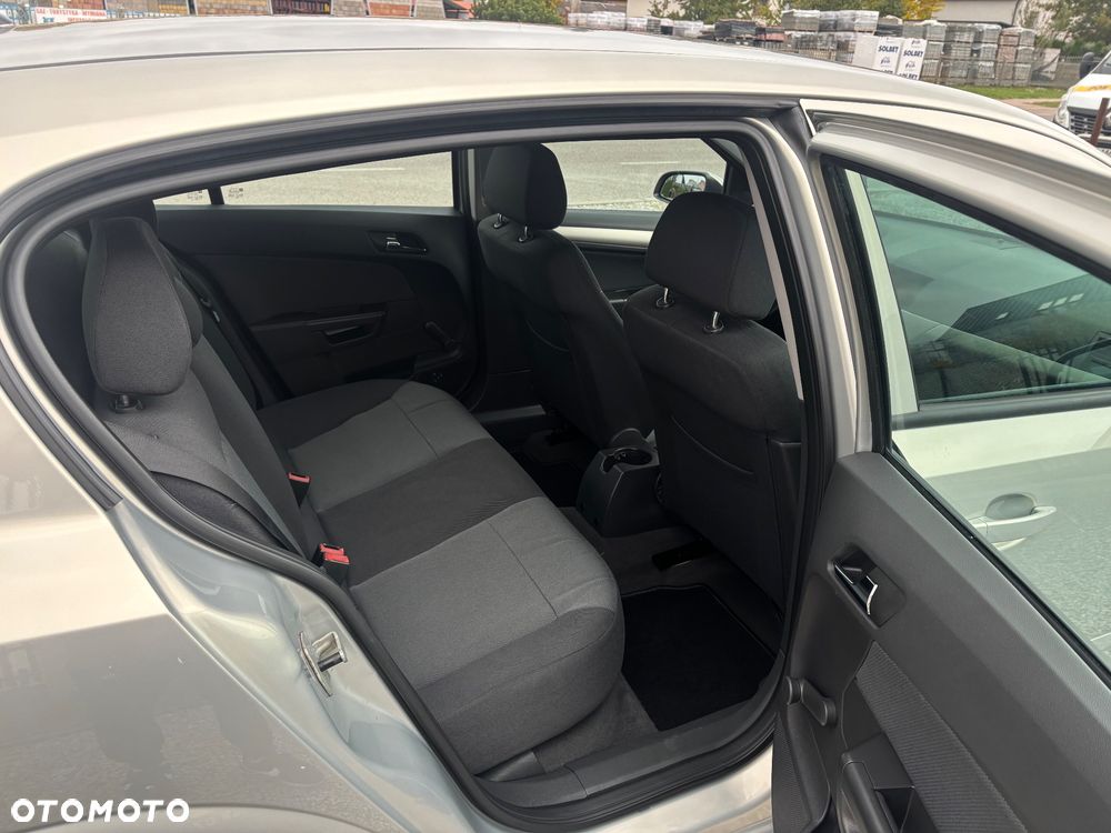 Opel Astra - 11
