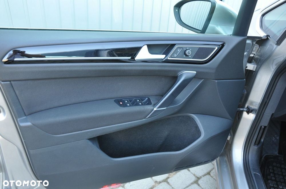Volkswagen Golf Sportsvan 2.0 TDI SCR DSG Highline - 9
