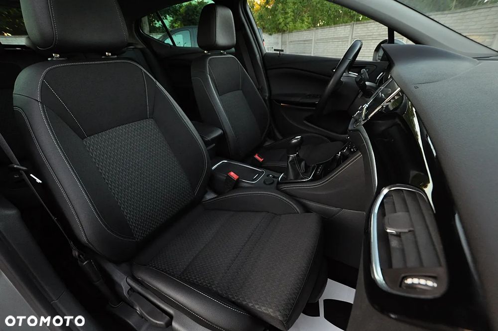 Opel Astra 1.4 Turbo Dynamic - 22