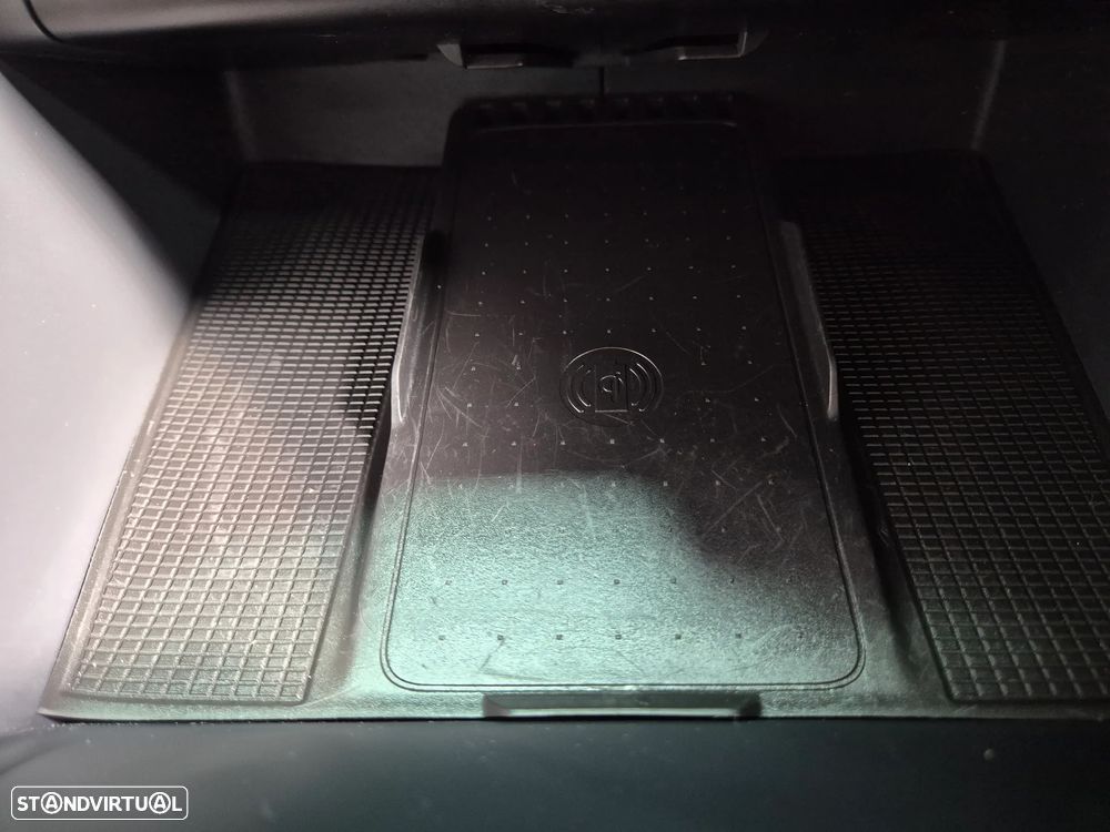 Volvo XC 40 2.0 D3 Momentum Plus - 34