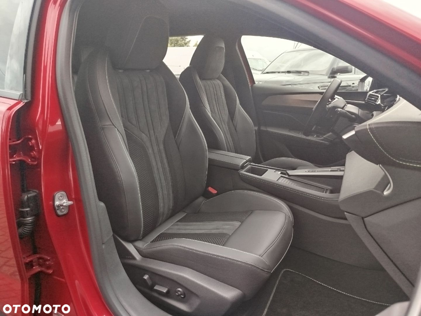 Peugeot 408 - 21