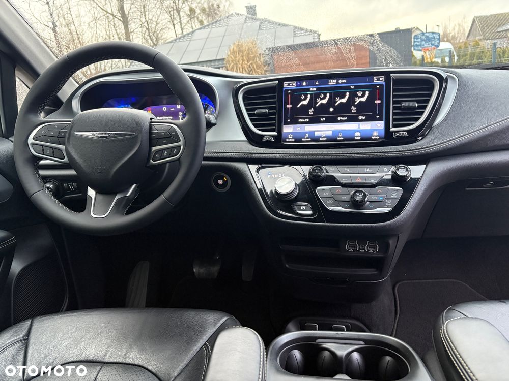 Chrysler Pacifica - 14