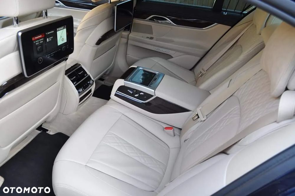 BMW Seria 7 - 16