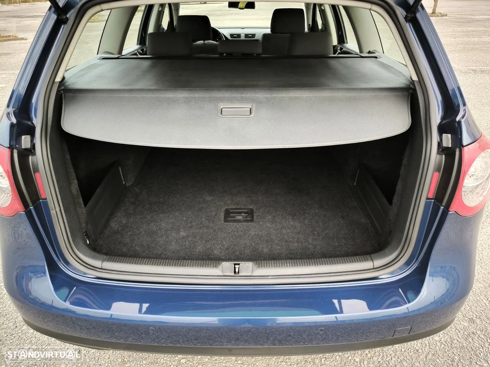 VW Passat Variant 2.0 TDI Confortline - 32