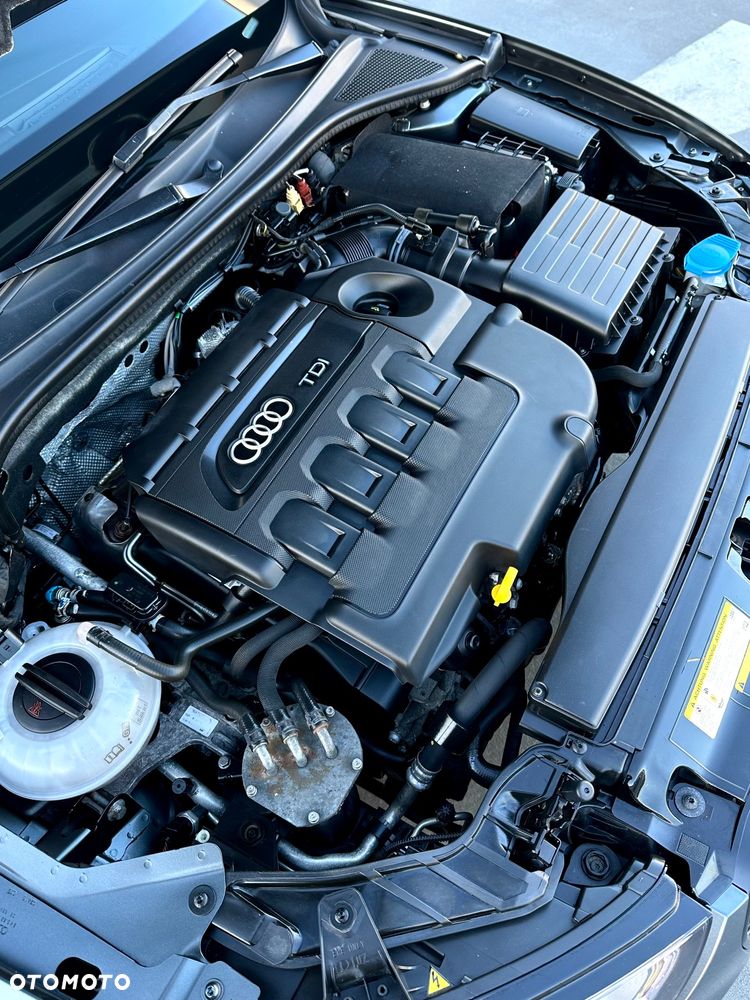 Audi A3 Sportback 2.0 TDI S tronic S line Sportpaket - 5