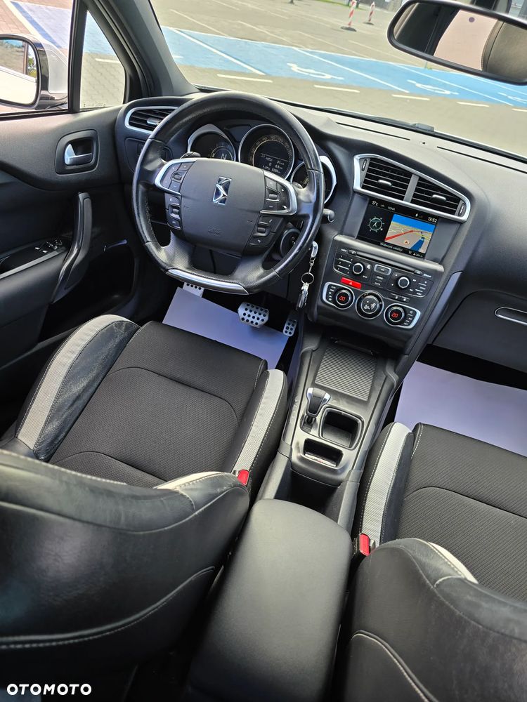 Citroën DS4 e-HDi 115 ETG6 Urban Show - 19