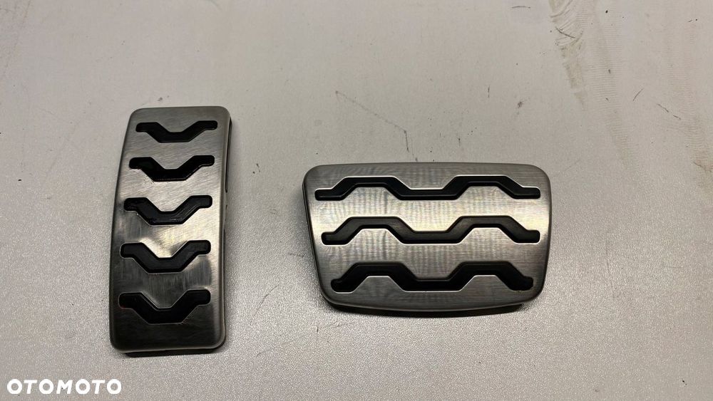 HYUNDAI I20 III BAYON AUTOMAT NAKŁADKI NA PEDAŁY GUMKI CHROM 21-24 - 2
