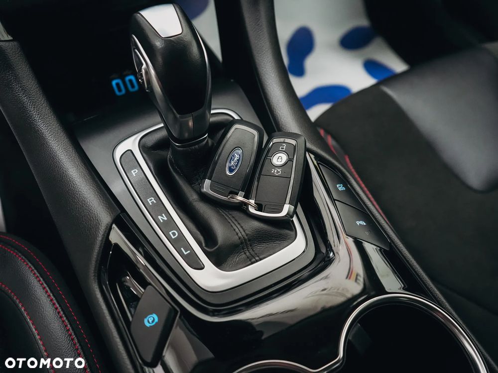 Ford Mondeo - 24