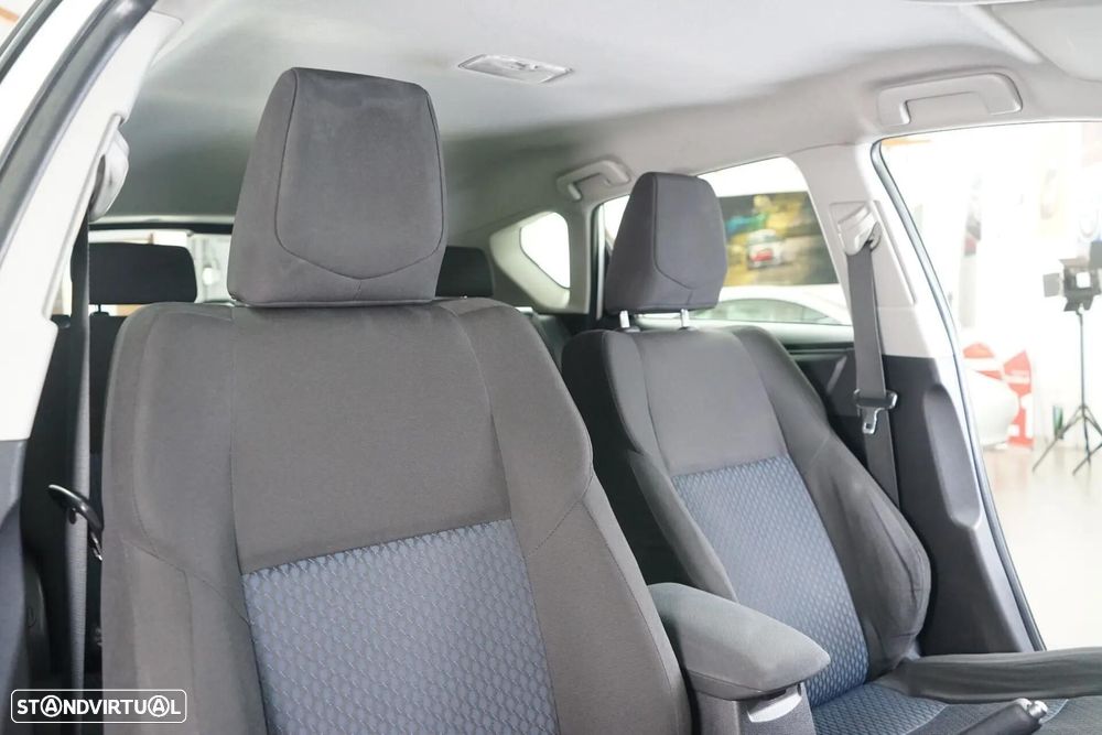 Toyota Auris 1.4 D-4D Comfort - 34