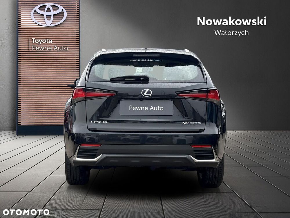 Lexus NX 300h Business Edition AWD - 8