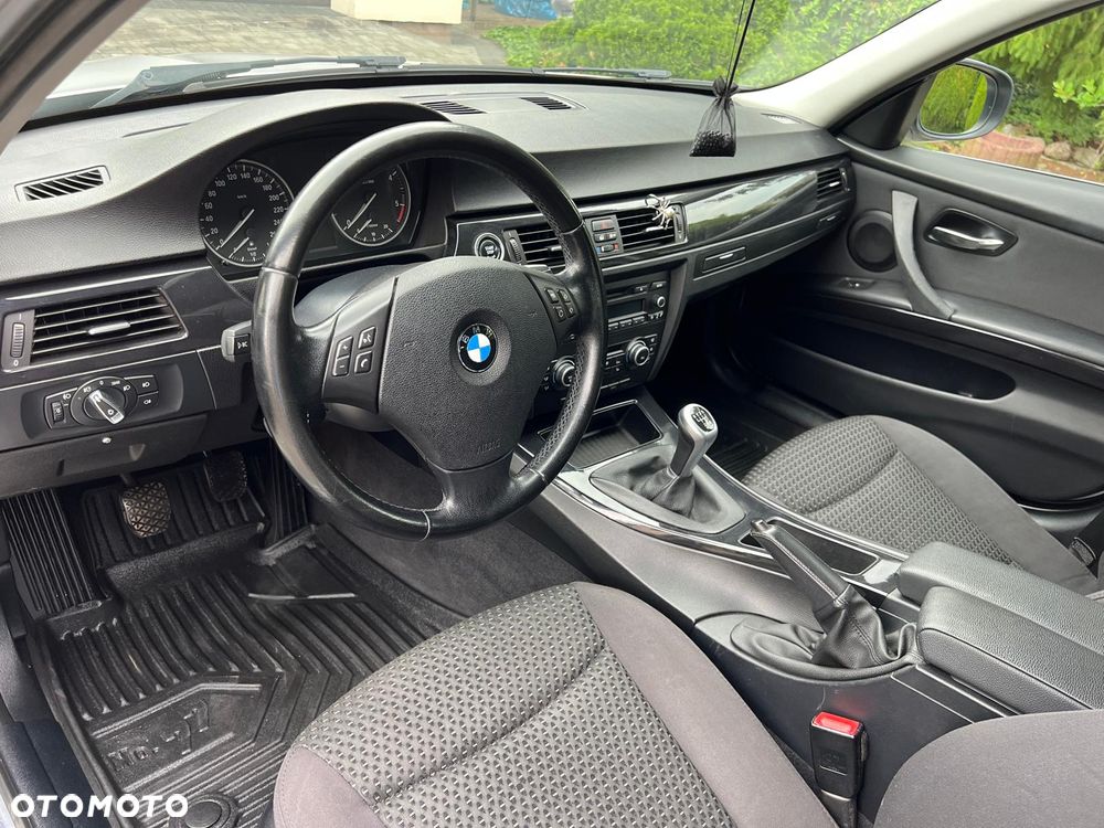 BMW Seria 3 318d Blue Performance - 2