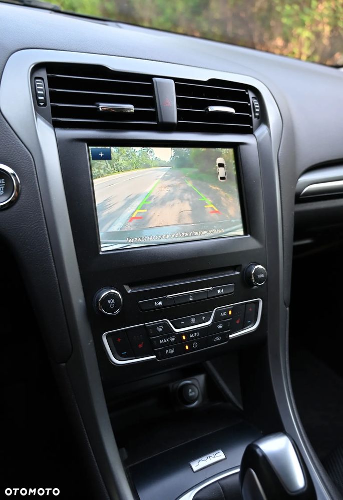 Ford Mondeo - 36