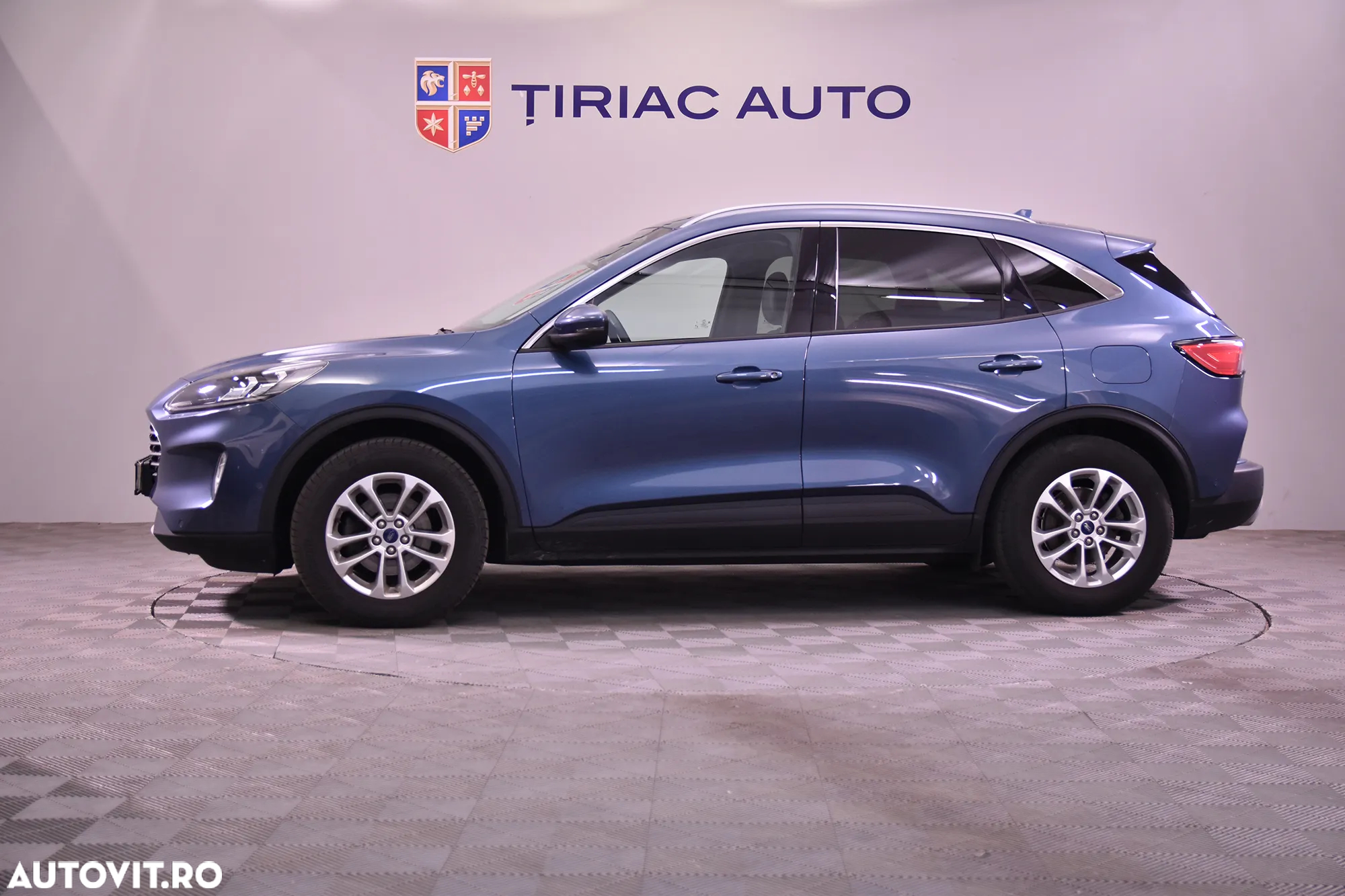 Ford Kuga - 2