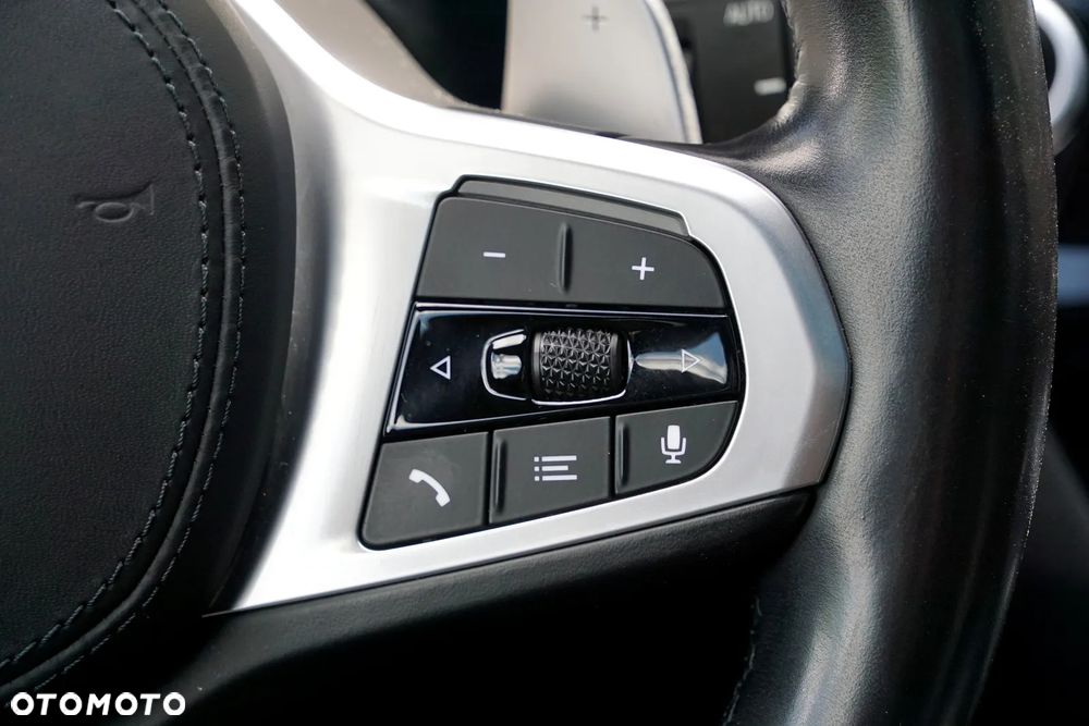 BMW Seria 5 540d xDrive Touring M Sport Edition - 32