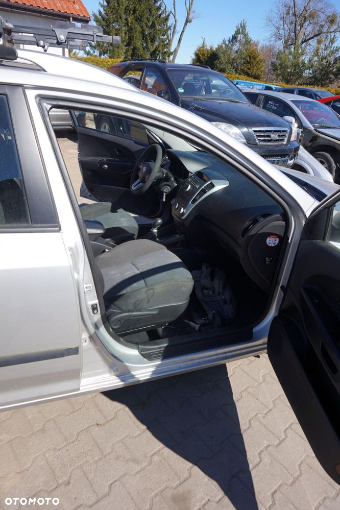 KIA CEED I LIFT KOMBI 2011 9S 1.6 16V G4FC 123KM M6CF1 SREBRNY na części - 14