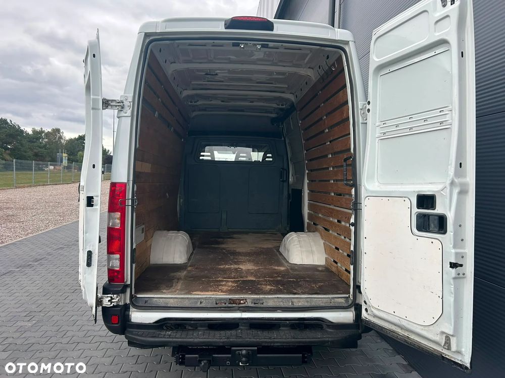 Iveco Daily 40C18 35C18 3.0 HPI L3H2 Średniak **Hak 3,5t.**NA BLIŹNIAKACH**Sprowadzony**2011R** - 6