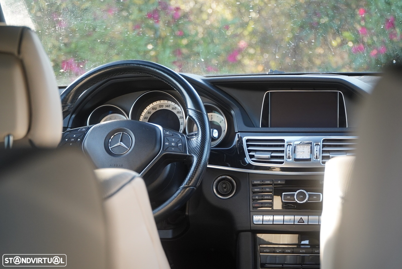 Mercedes-Benz E 300 Bluetec Hybrid Avantgarde - 17