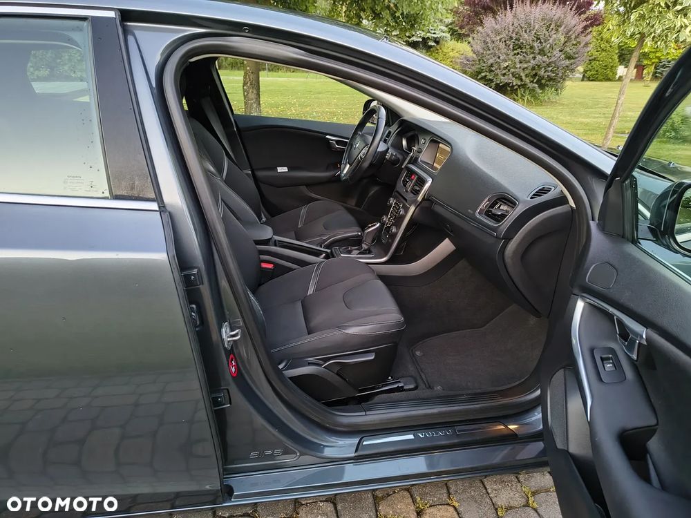 Volvo V40 D2 Summum - 21