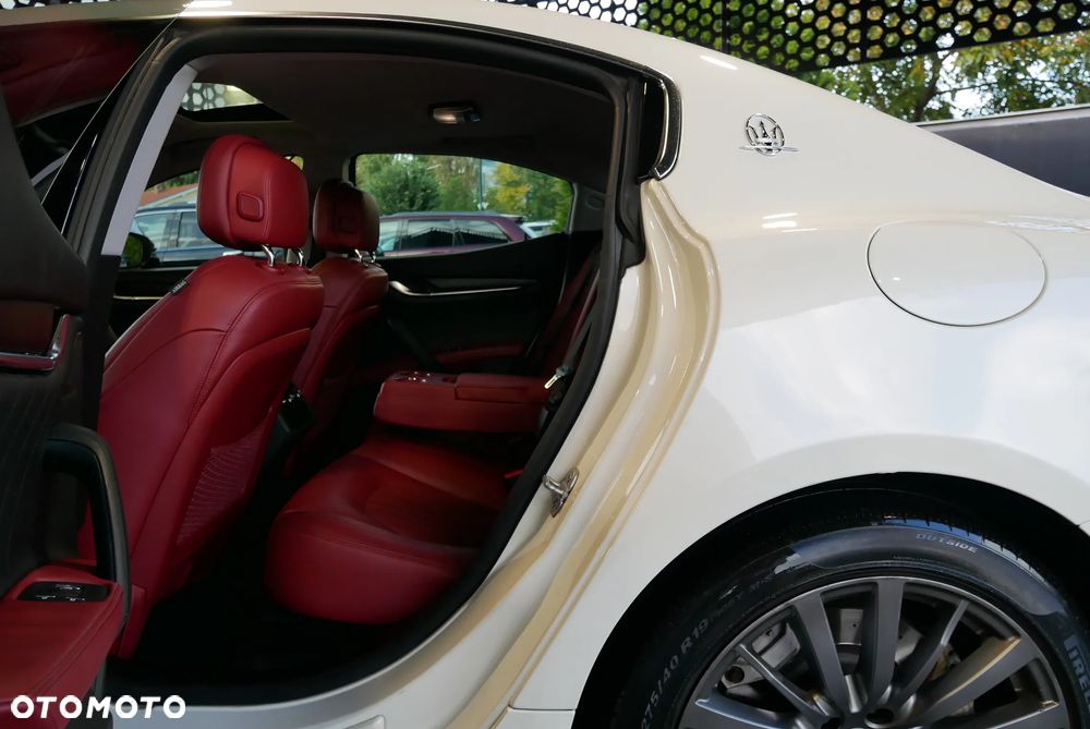 Maserati Ghibli S - 10