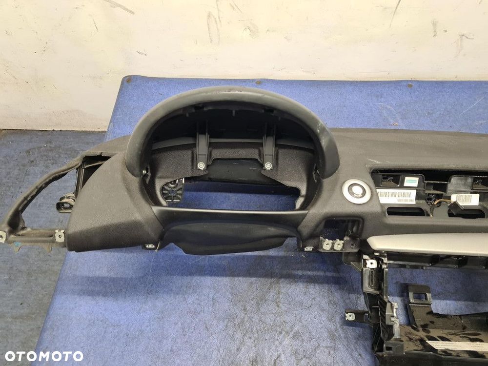 BMW 116 E87 DESKA ROZDZIELCZA - 2