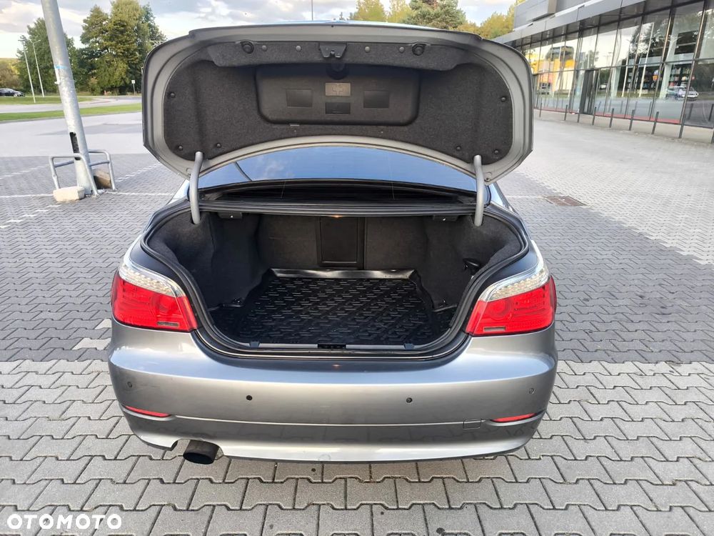 BMW Seria 5 520d - 25