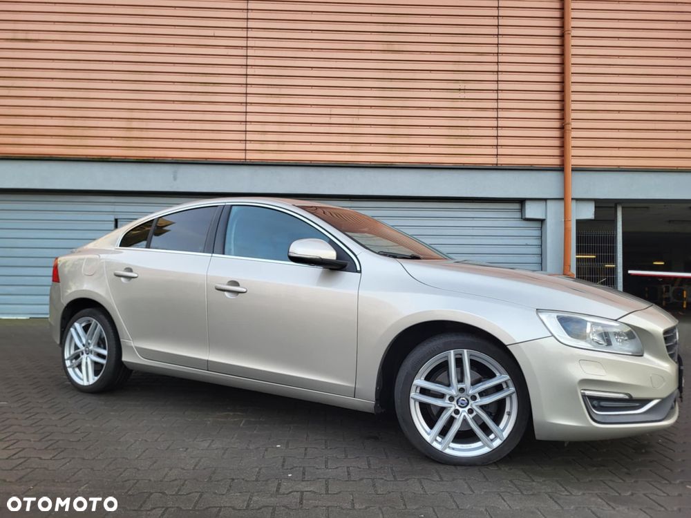 Volvo S60 D3 Momentum - 12